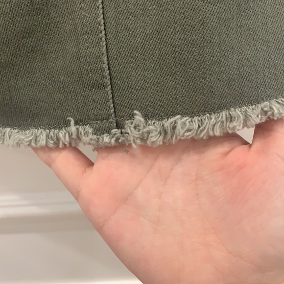 BCBGENERATION Frayed Denim Mini Skirt olive green - Picture 4 of 5